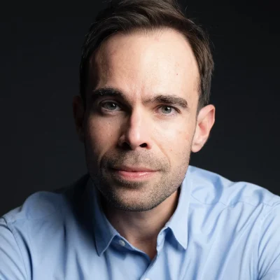 Alex Bombonato | Corretor de Imóveis brasileiro em Calary